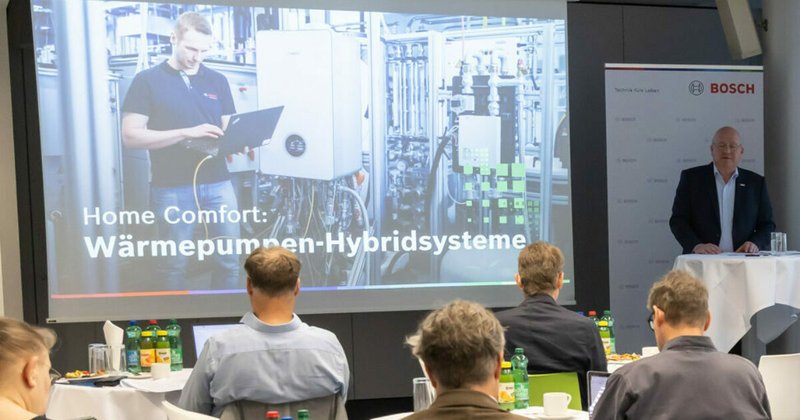 Wärmepumpe kombiniert mit Öl, Gas oder Wasserstoff Bosch bringt die Hybridheizung nach Österreich