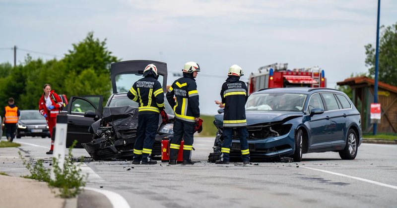 Drei Verletzte nach Kollision zweier Fahrzeuge im Kreuzungsbereich Altenfelden–Neufelden