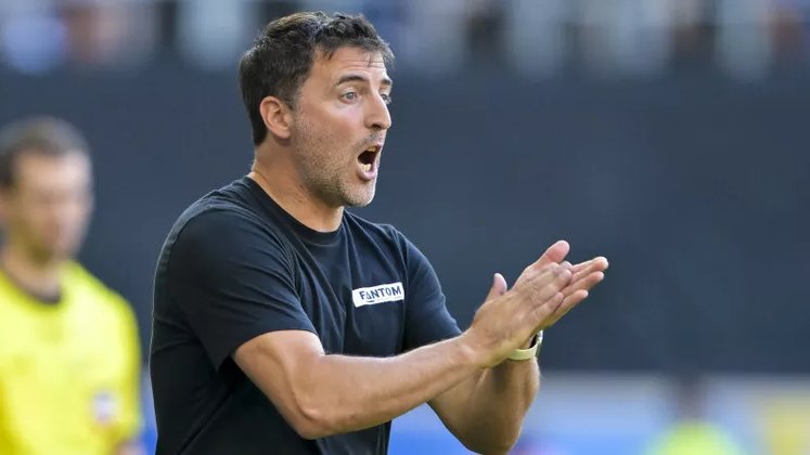 Standfest wird Trainer beim "AMS-Camp"