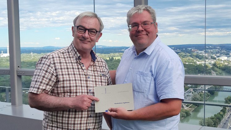 Exponat bereichert neues Österreichisches Kältetechnik Museum Zeithistorisches Geschenk beim ÖGKT-Sommertreffen übergeben