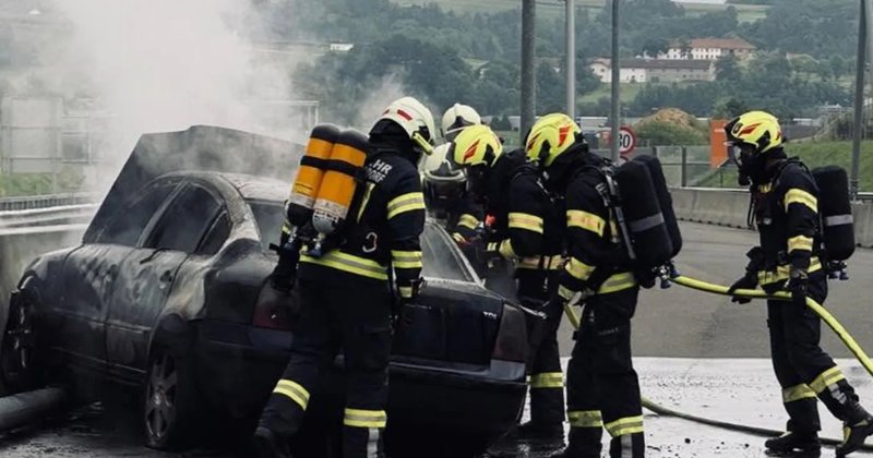 Fahrzeugbrand auf der S10