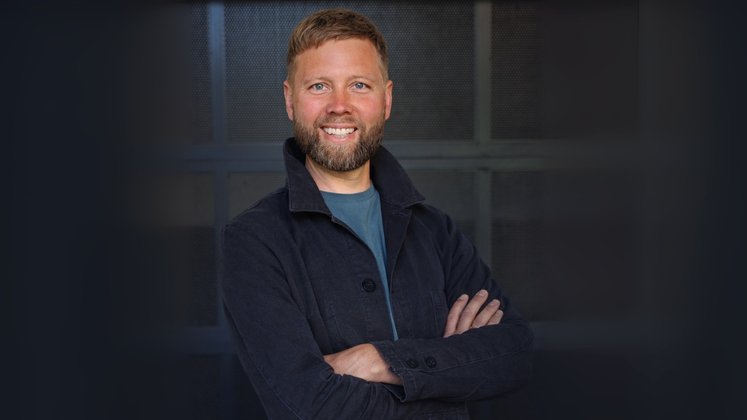 Phillip Laudien: Ein Blick auf das Smartphone des Teads-Managers