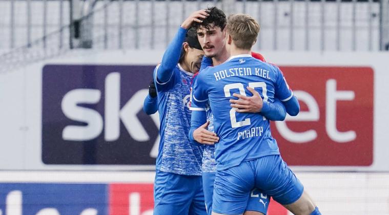 2. Bundesliga: Holstein Kiel nach Sieg beim SV Sandhausen Weihnachtsmeister