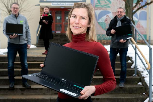 Laptops für Lohmener Grundschüler
