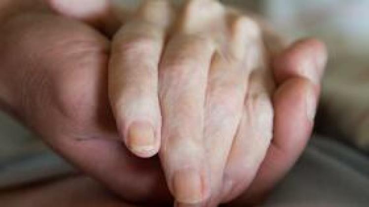 Abgeordnete stellen Initiative zur Sterbehilfe vor