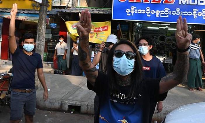 Von Lärm-Protesten zu "Tribute von Panem"-Gruß: So formiert sich Widerstand in Myanmar