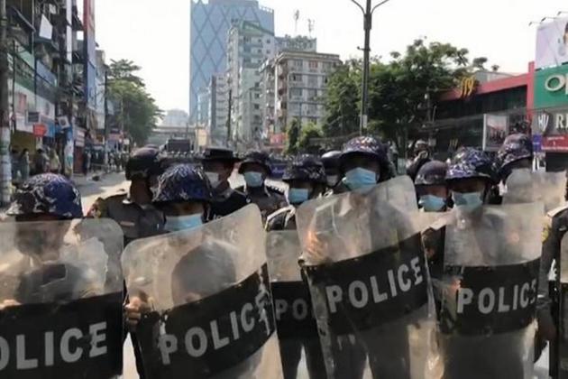 Myanmar junta shuts Twitter and Instagram to curb protests
