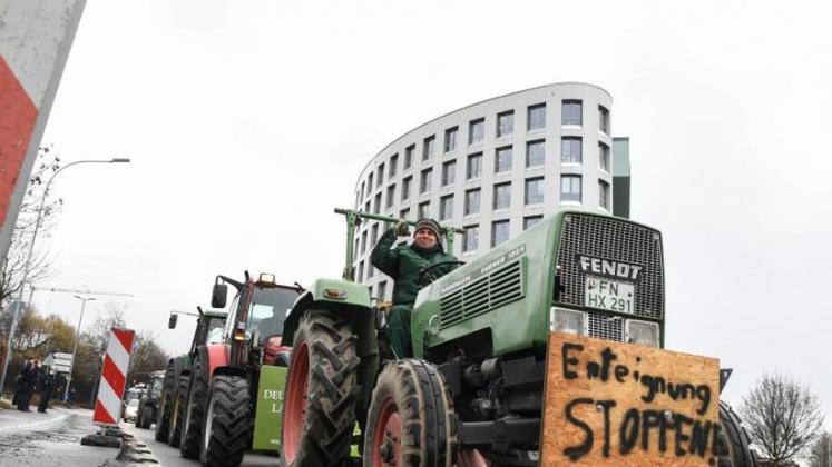 Friedrichshafen: Traktor-Protest gegen Insektenschutzgesetz
