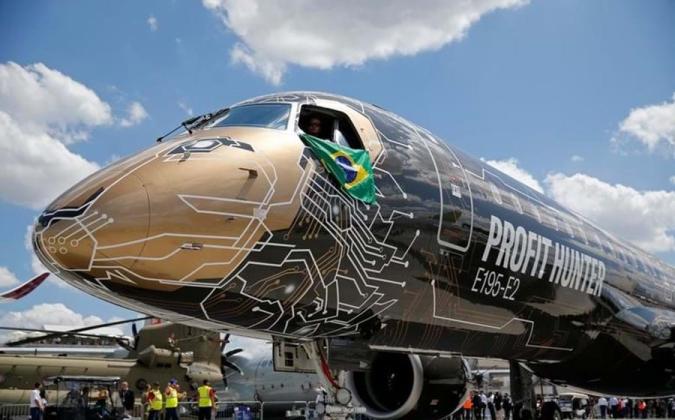 Brasileira Embraer entrega à holandesa KLM primeira unidade do seu maior avião